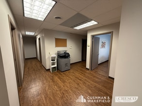 5455 Broadview Rd, Parma, OH à vendre Photo intérieure- Image 2 de 5