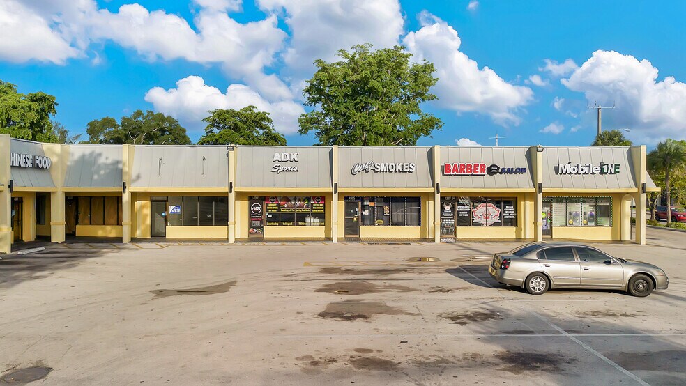 4373-4399 N University Dr, Fort Lauderdale, FL for lease - Building Photo - Image 3 of 10