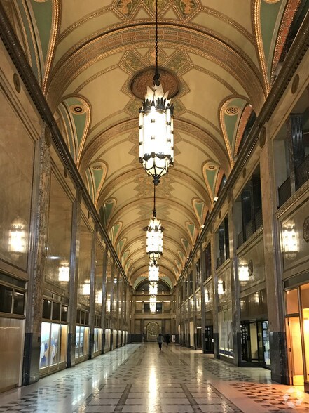 3011 W Grand Blvd, Detroit, MI à louer - Hall d’entrée - Image 3 de 26