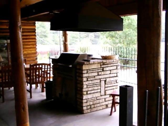 102 Park Ave, Ruidoso, NM for sale - Interior Photo - Image 3 of 17