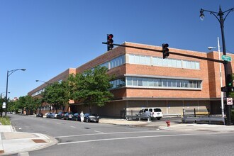100 N Western Ave, Chicago, IL for lease Building Photo- Image 2 of 2