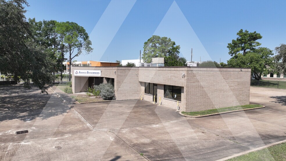 9770 W Little York Rd, Houston, TX à vendre - Photo du bâtiment - Image 2 de 21