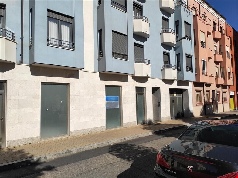 Retail in Valladolid for sale - Building Photo - Image 2 of 36