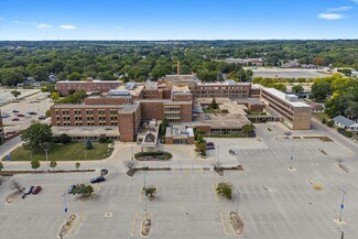 Plus de détails pour 2400 N Rockton Ave, Rockford, IL - Bureau/Médical à louer