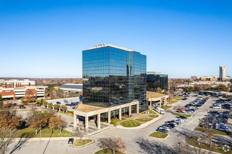 6900 College Blvd, Overland Park, KS à louer - Photo du bâtiment - Image 2 de 13