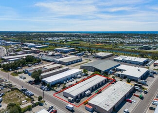 Plus de détails pour 306 Warfield Ave, Venice, FL - Industriel à vendre