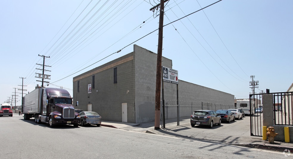 13152 Raymer St, North Hollywood, CA à louer - Photo du bâtiment - Image 3 de 6