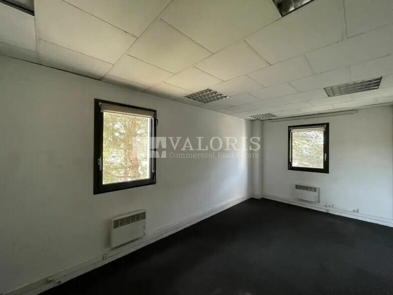 Office in Lyon for sale - Building Photo - Image 3 of 7