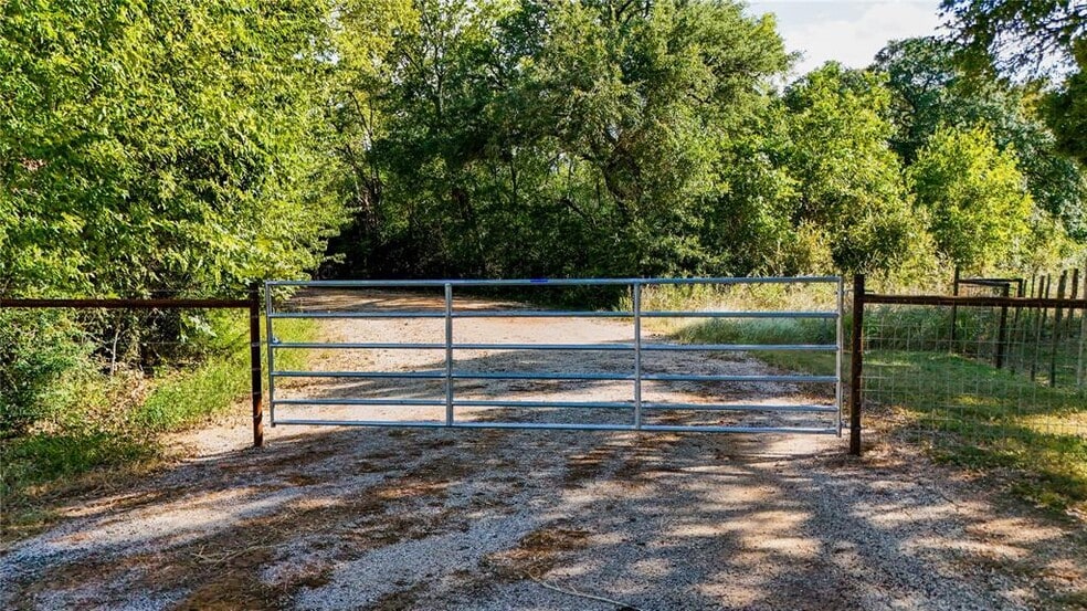 TBD High Crossing Rd, Smithville, TX à vendre - Photo du bâtiment - Image 2 de 9
