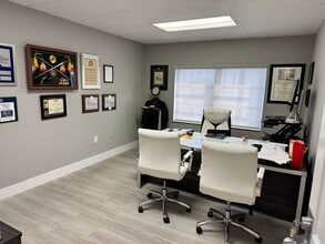 5245 NW 36th St, Miami Springs, FL for lease Interior Photo- Image 2 of 7