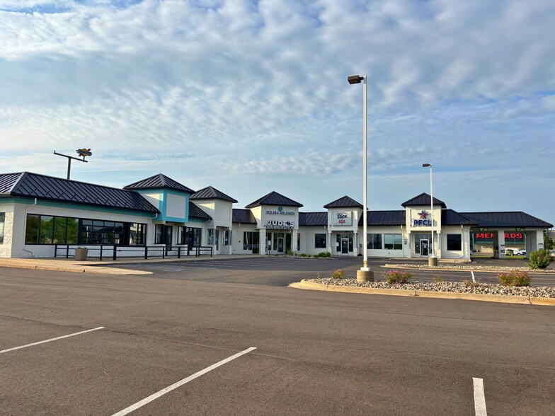 644 Migaldi Ln, Lansing, MI à louer - Photo du bâtiment - Image 3 de 3