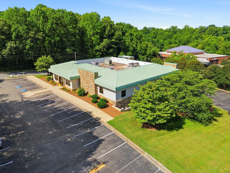 701-707 Bryant St, Statesville, NC for sale - Building Photo - Image 3 of 9