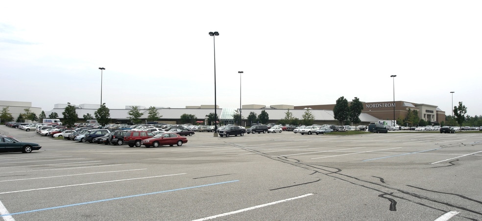 26100-26300 Cedar Rd, Beachwood, OH for lease - Building Photo - Image 2 of 17