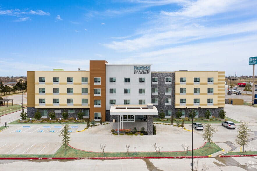 1501 Domino Dr, El Reno, OK à vendre - Photo du bâtiment - Image 2 de 4