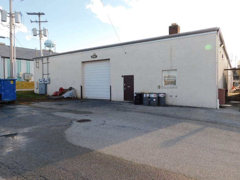 165 S Orchard St, Yoe, PA for sale - Building Photo - Image 1 of 1