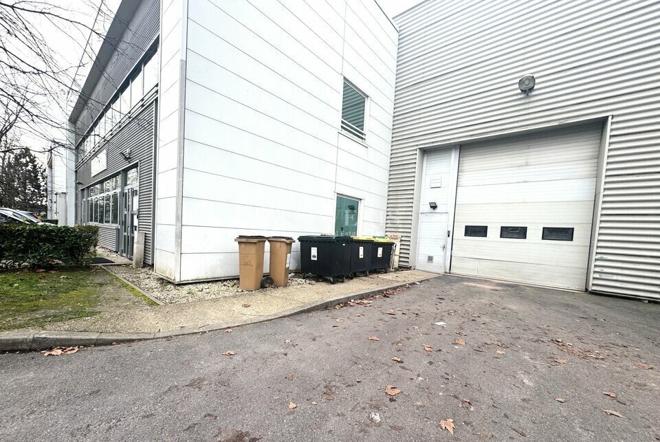 Flex in Le Bourget for lease Building Photo- Image 1 of 34