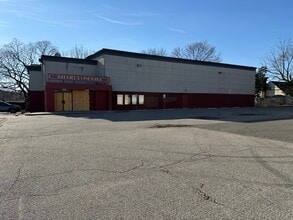 3328-3340 Hillside Ave, New Hyde Park, NY à louer Photo du bâtiment- Image 1 de 3