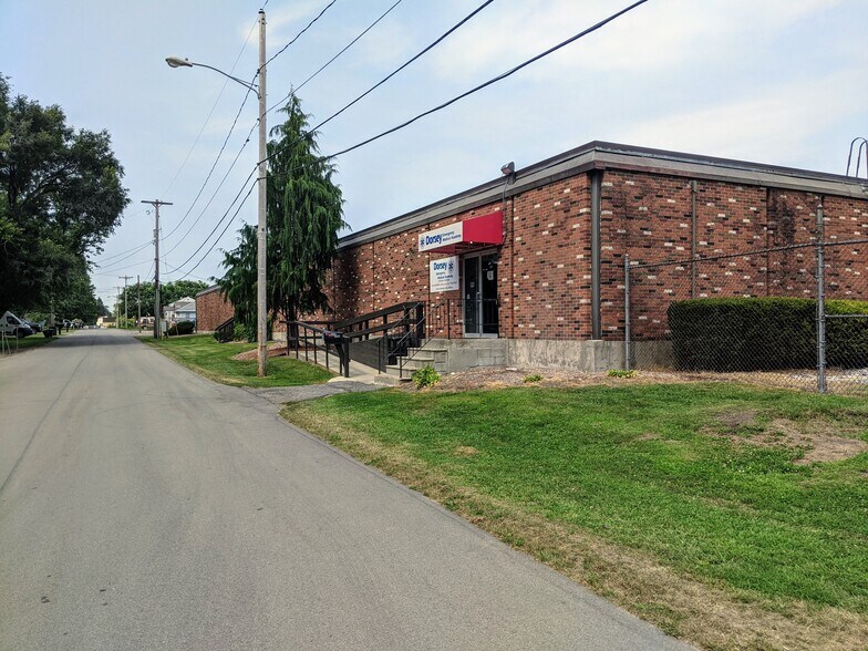 437 Fern St, Jackson, MI à louer - Photo du bâtiment - Image 3 de 32