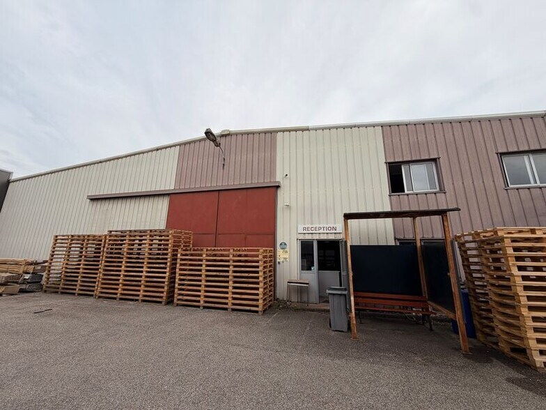 Flex dans Brignais à louer - Photo du bâtiment - Image 2 de 8