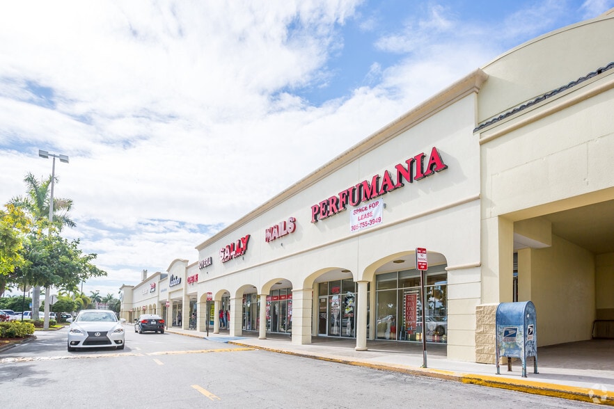 401-599 W 49th St, Hialeah, FL for lease - Building Photo - Image 3 of 7