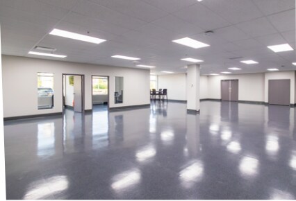 22000-22200 Aut Transcanadienne, Baie-d'urfe, QC à vendre - Photo intérieure - Image 1 de 1