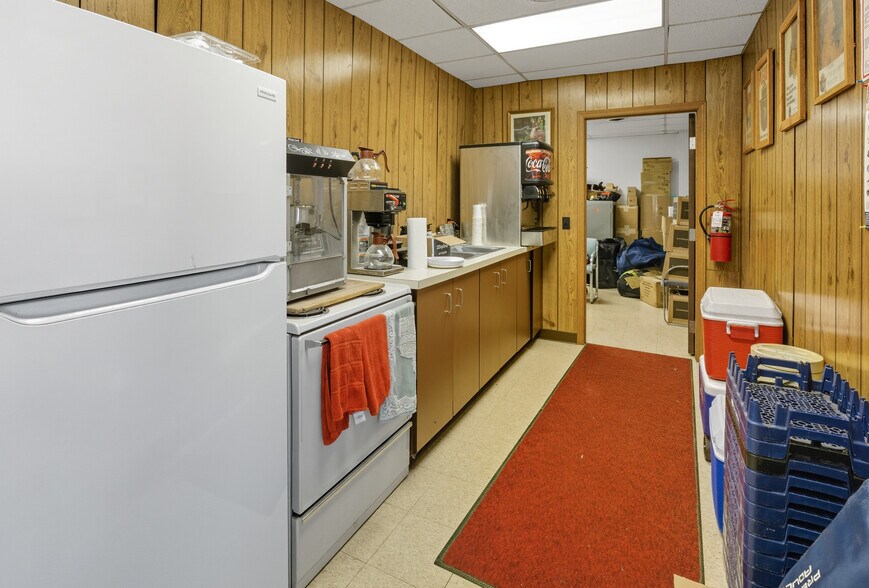 513 E Saginaw St, Breckenridge, MI à louer - Photo du bâtiment - Image 2 de 23