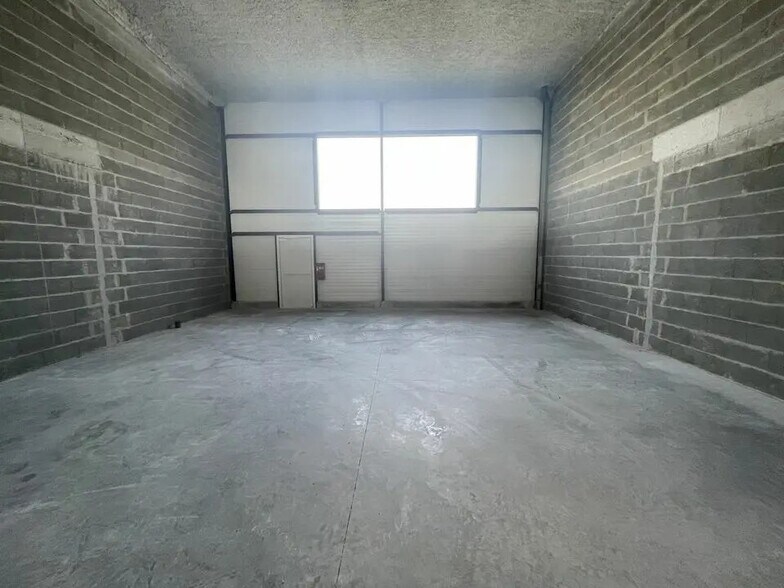 Industriel dans Saint-Herblain à vendre - Photo du bâtiment - Image 2 de 6