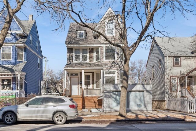 2144 W Montrose Ave, Chicago, IL à louer - Photo du bâtiment - Image 2 de 5