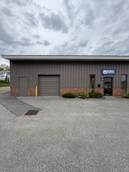317 Brooks St, Worcester, MA for lease - Building Photo - Image 2 of 9