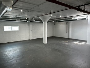 1922 E 7th Pl, Los Angeles, CA for lease Interior Photo- Image 1 of 6