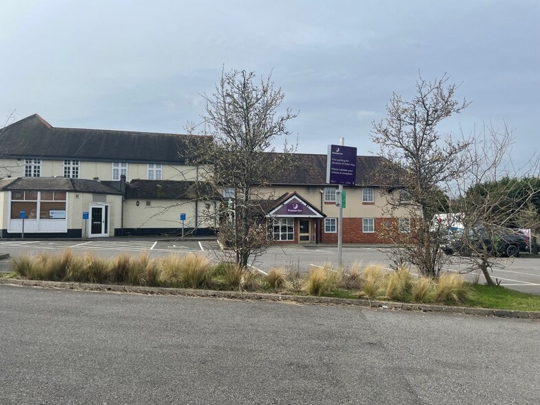 Ickenham Rd, Ruislip à vendre - Photo du bâtiment - Image 3 de 5