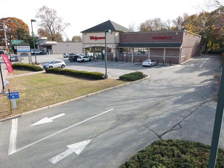 1510 Smith St, N Providence, RI for sale - Building Photo - Image 3 of 9