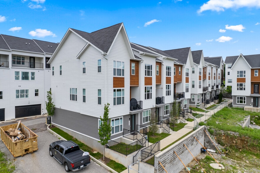 515 W Trinity Ln, Nashville, TN for sale - Building Photo - Image 2 of 8