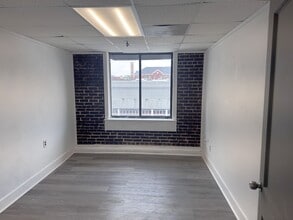 117 Bradford St NW, Gainesville, GA for lease Interior Photo- Image 1 of 1