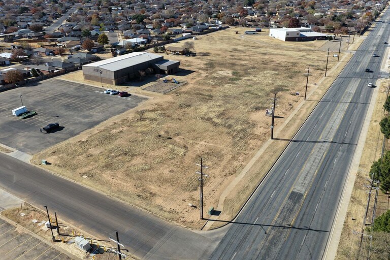 5833 4th St, Lubbock, TX à vendre - Photo du bâtiment - Image 2 de 4