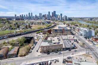 929 11 St SE, Calgary, AB - Aerial  map view