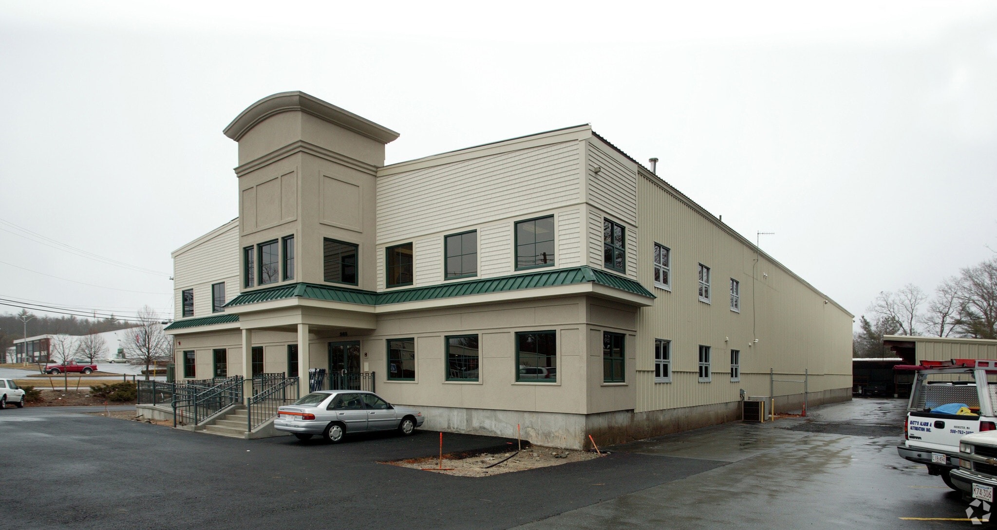 365 Faunce Corner Rd, Dartmouth, MA for lease Primary Photo- Image 1 of 8