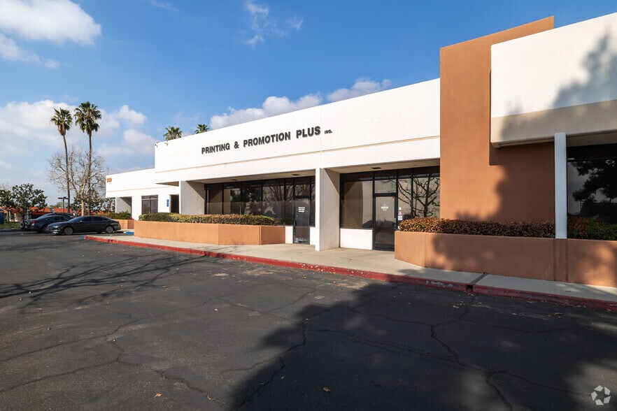 930 S Mount Vernon Ave, Colton, CA à vendre - Photo du bâtiment - Image 2 de 6