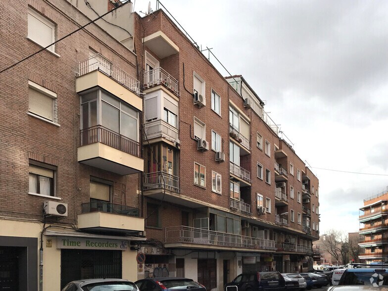 Calle de Enrique Fuentes, 23, Madrid, Madrid à louer - Photo du bâtiment - Image 2 de 2