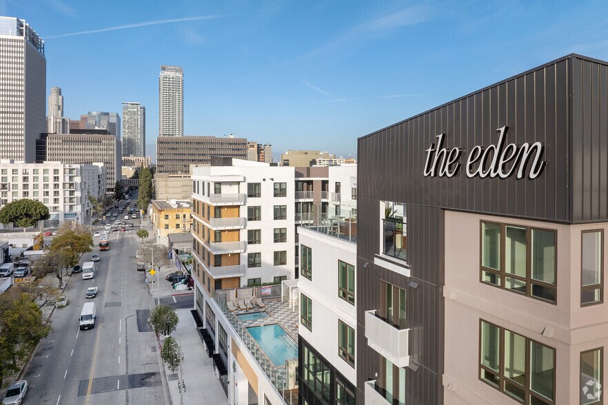 1340 S Hill St, Los Angeles, CA à louer - Photo du bâtiment - Image 3 de 67