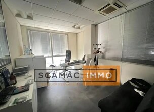 Office in Saint-Ouen-sur-Seine for lease Interior Photo- Image 2 of 4