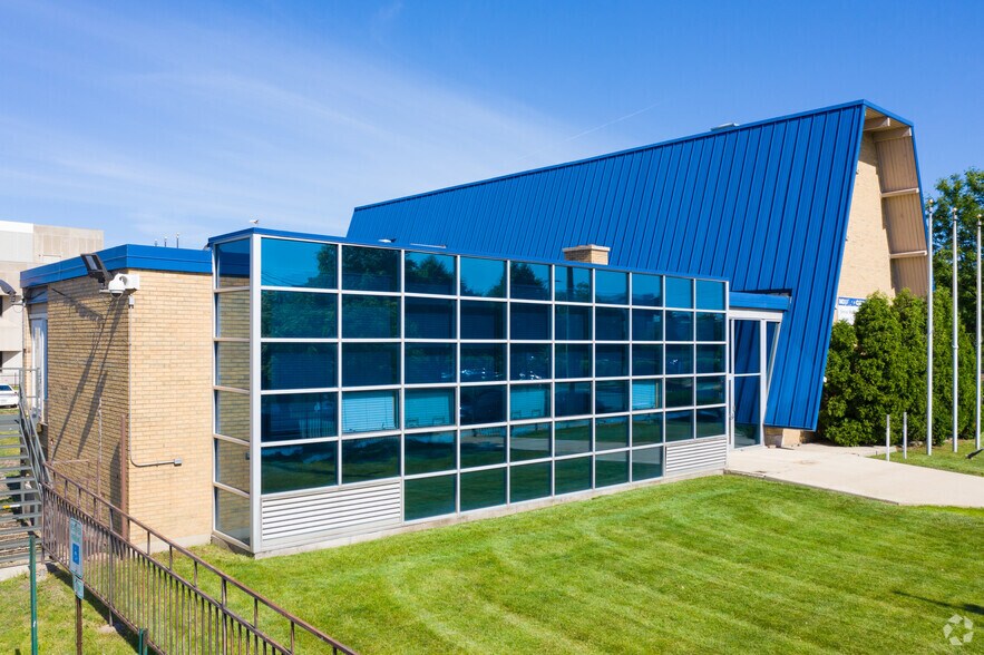 600 S Hoyne Ave, Chicago, IL à louer - Photo du bâtiment - Image 2 de 2