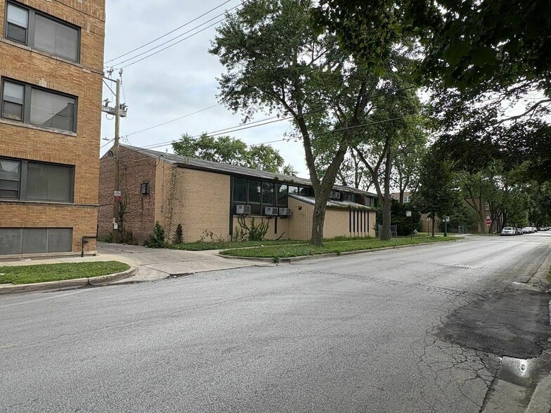 7550 S Phillips Ave, Chicago, IL à vendre - Photo du bâtiment - Image 2 de 6