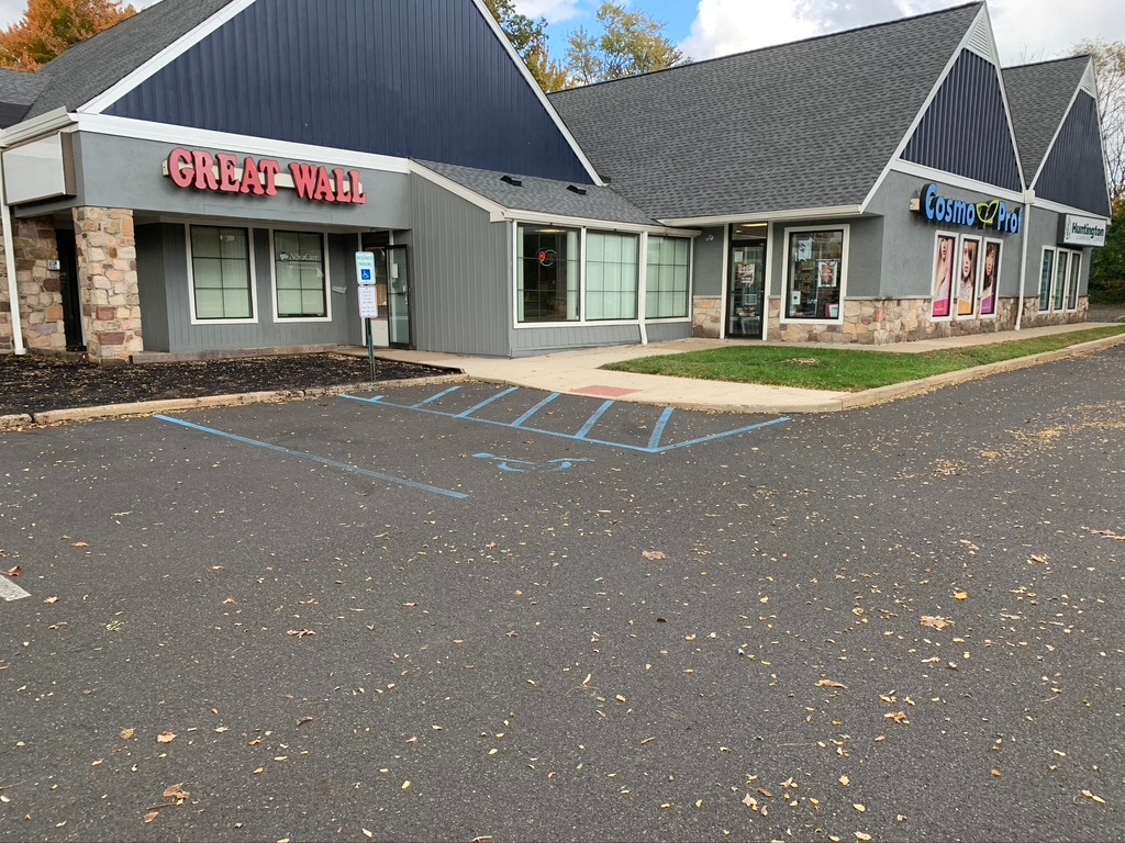 Barnaby's Plaza portfolio of 2 properties for sale on LoopNet.ca Primary Photo- Image 1 of 3