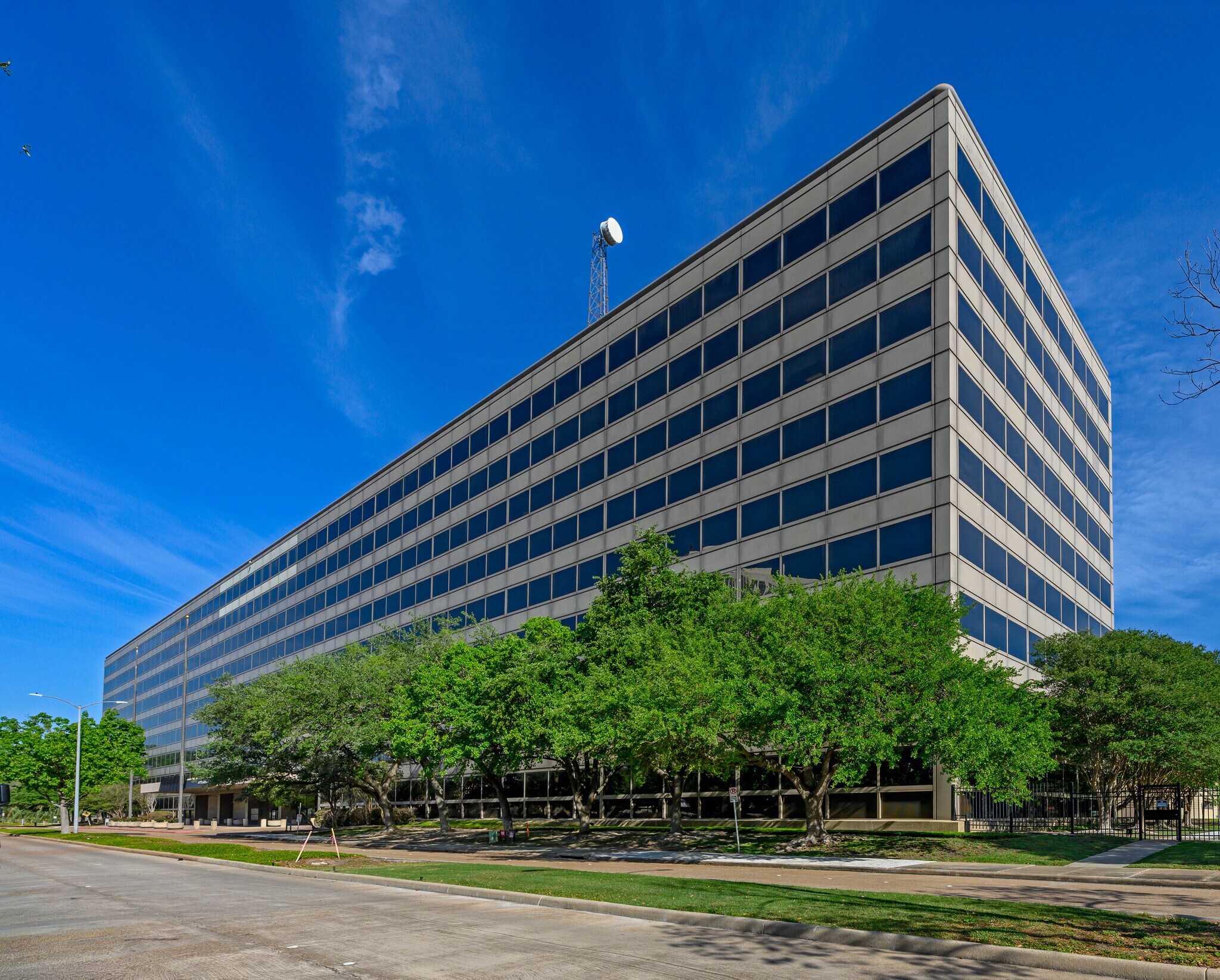 5400 Westheimer Ct, Houston, TX à vendre Photo du bâtiment- Image 1 de 9