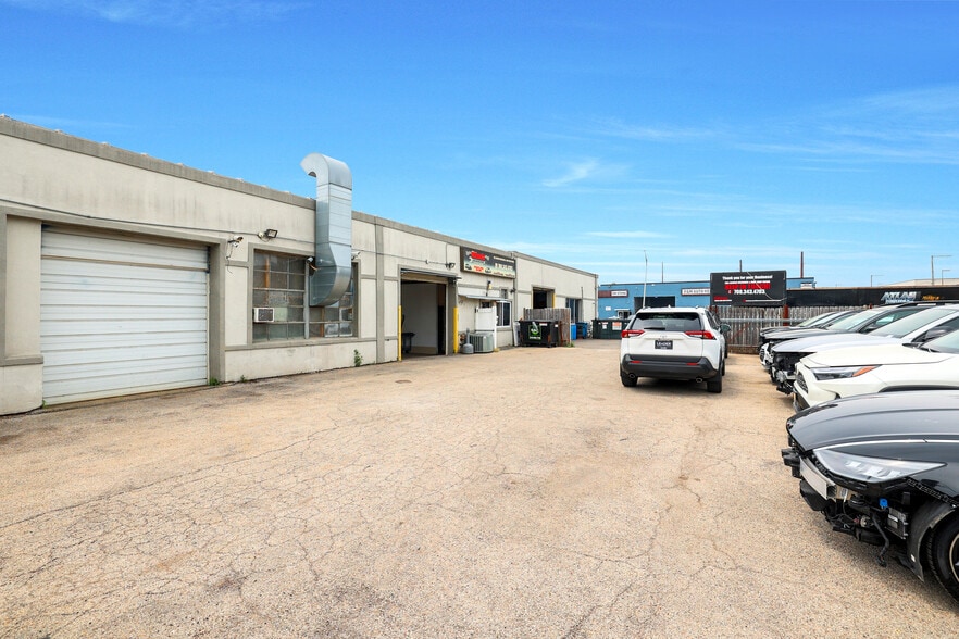 1401-1403 N 25th Ave, Melrose Park, IL for sale - Building Photo - Image 3 of 9
