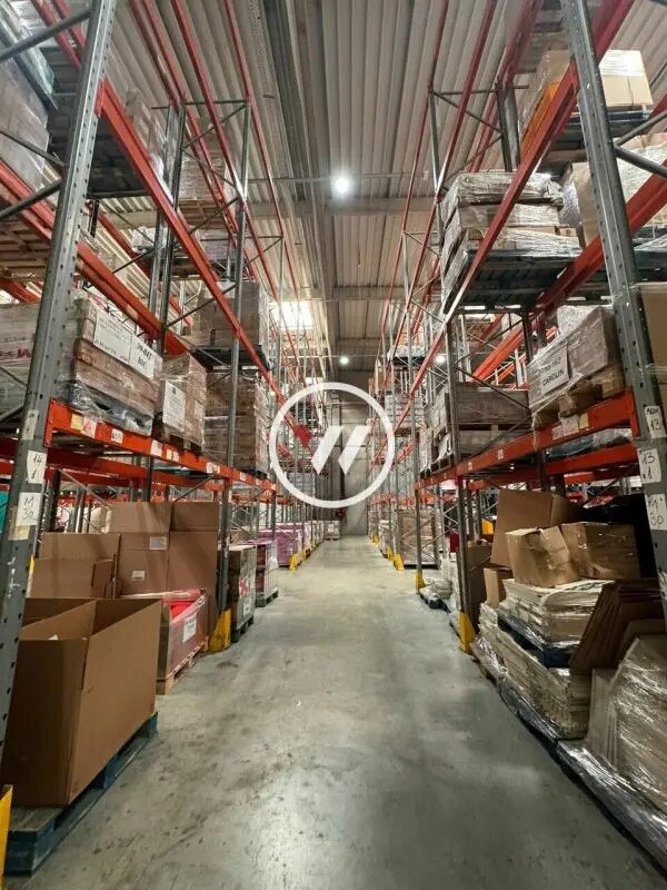 Flex dans Stains à louer Photo du bâtiment- Image 1 de 13