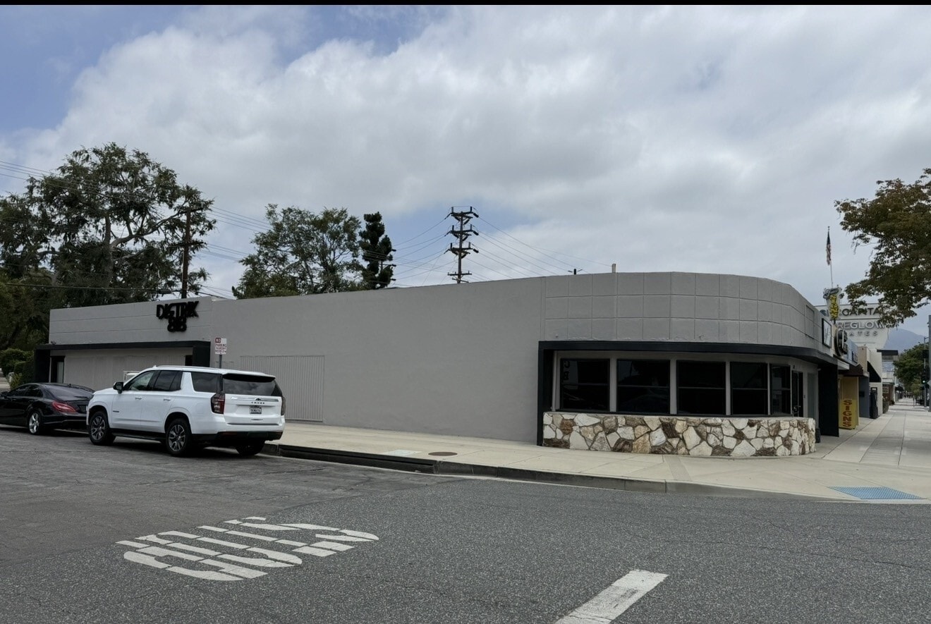 4017-4029 W Burbank Blvd, Burbank, CA à louer Photo intérieure- Image 1 de 11