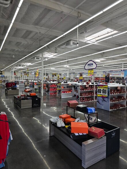 2152 Monterey Hwy, San Jose, CA à louer - Photo intérieure - Image 2 de 8