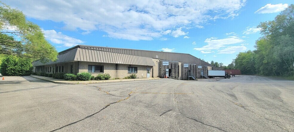 53 Smith Rd, Middletown, NY à vendre - Photo du bâtiment - Image 2 de 9